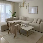 ⁦كنبة ركنة و 2 بوف خشب طبيعي و كتان - بيج⁩ - الصورة ⁦5⁩