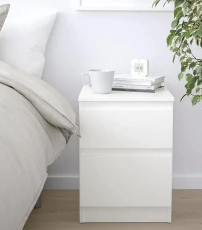 kl2_white_1-_head_photo